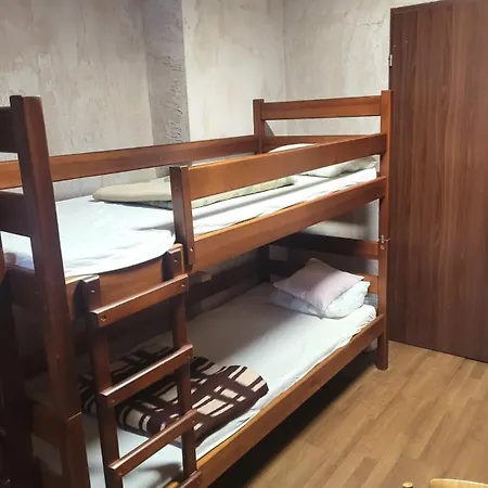 Lesna Stacja Hostel *